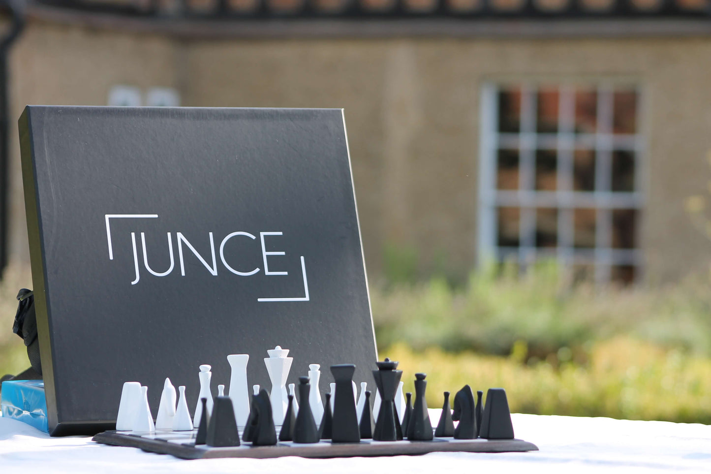 Junce Original Chess Set, Black & White, original chess set