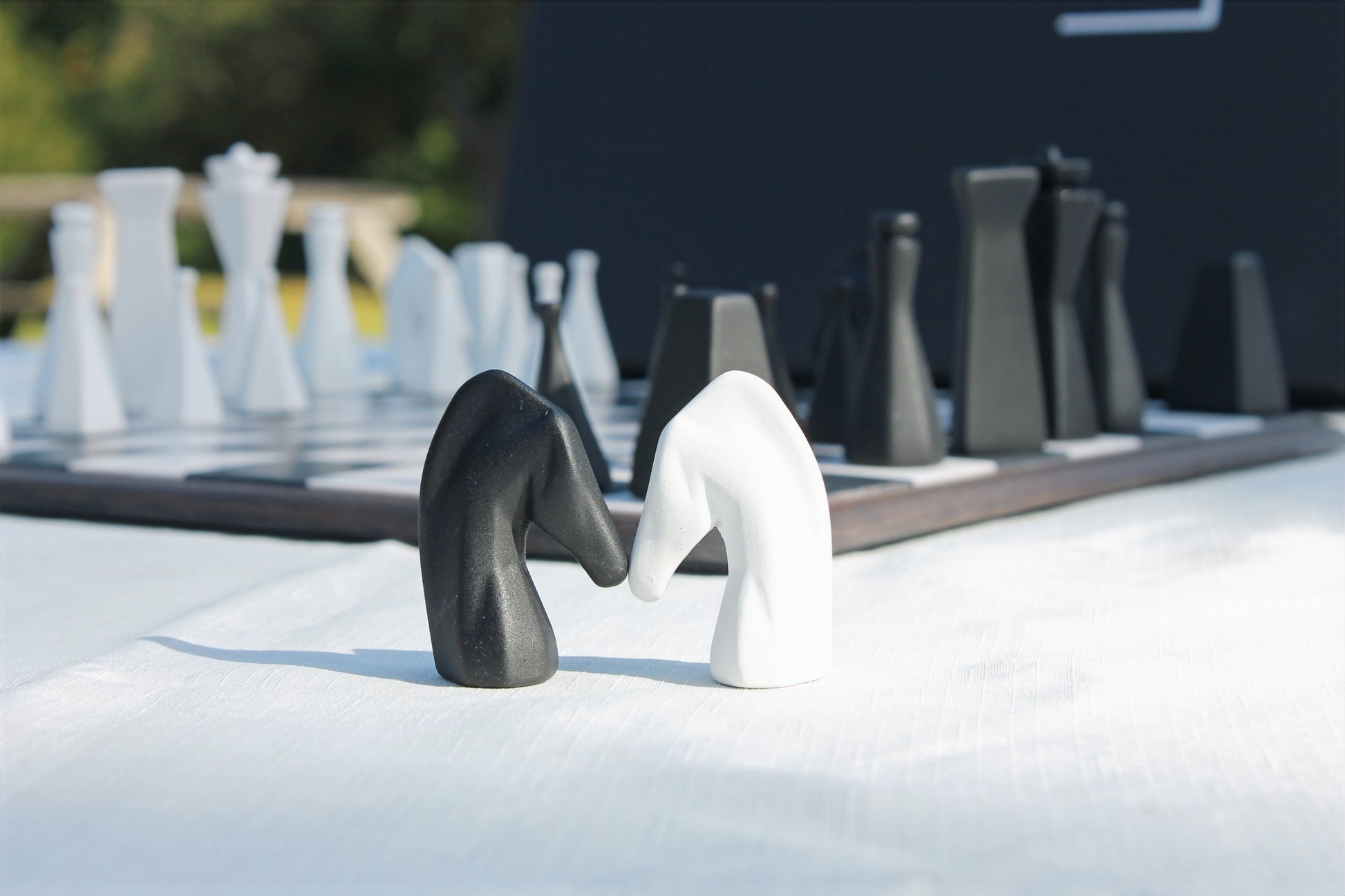Junce Original Chess Set, Black & White, high-quality chess set