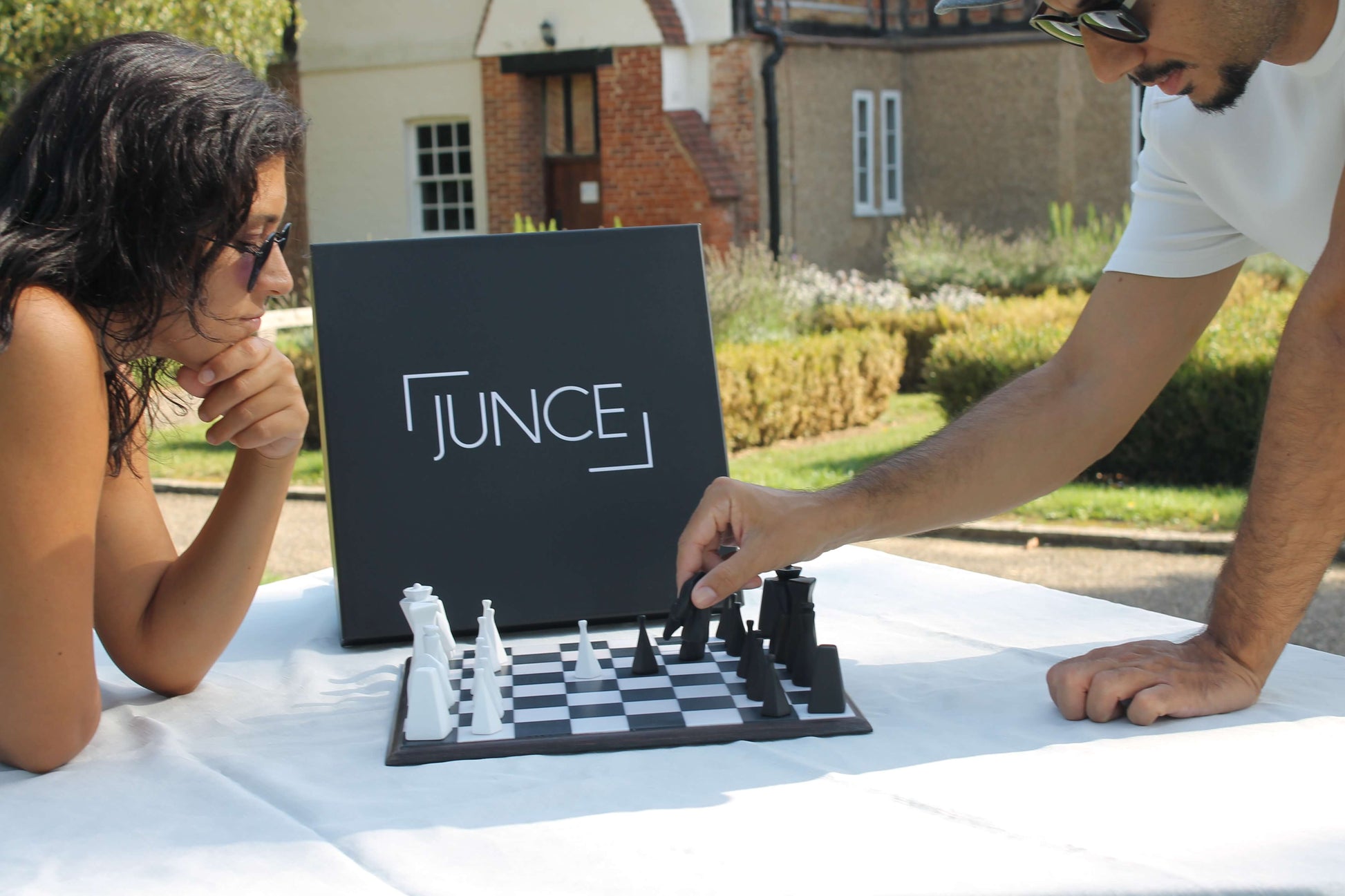 Junce Original Chess Set, Black & White, cool chess set